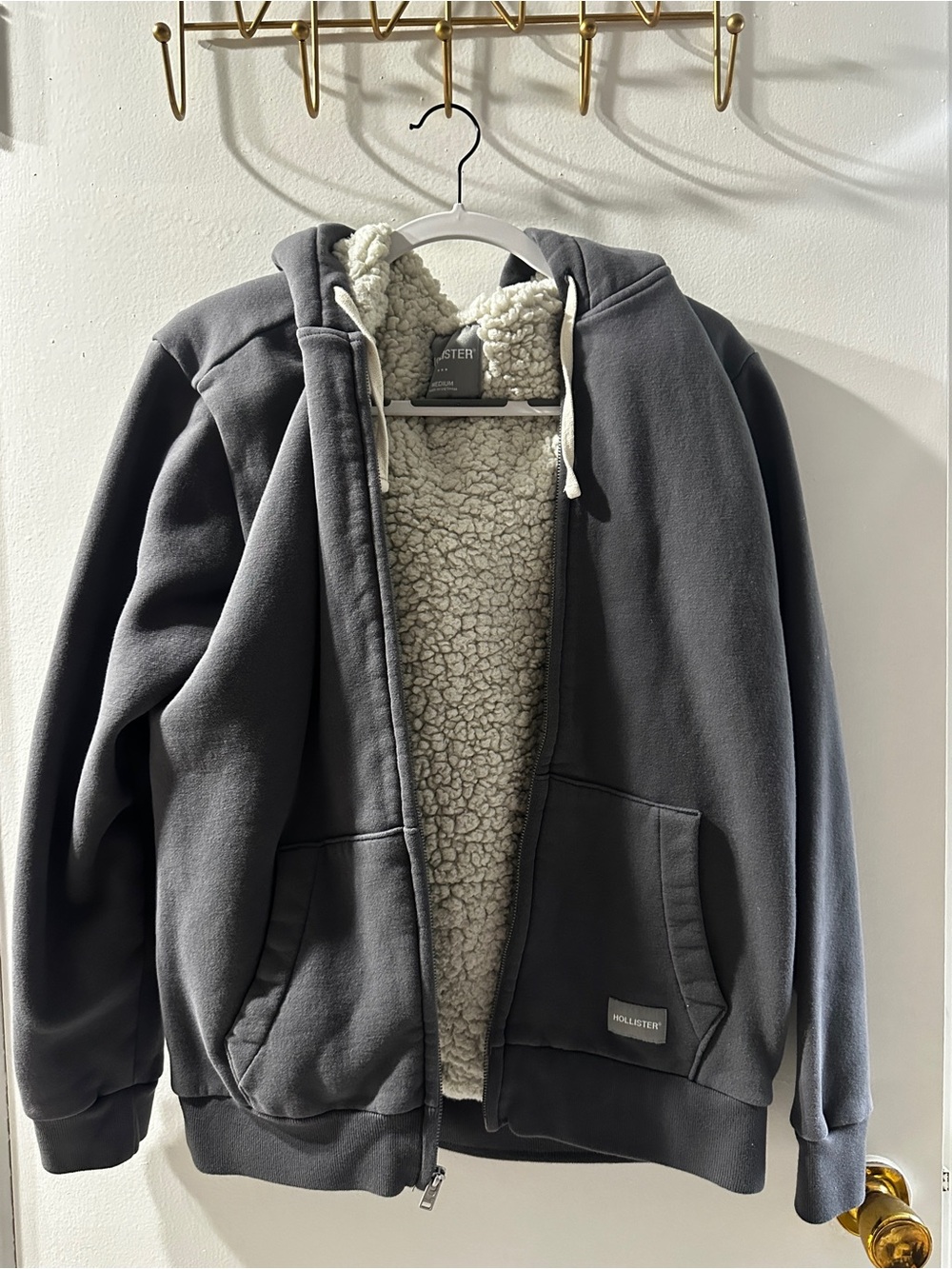 Hollister men’s Sherpa lined zip up hoodie size medium